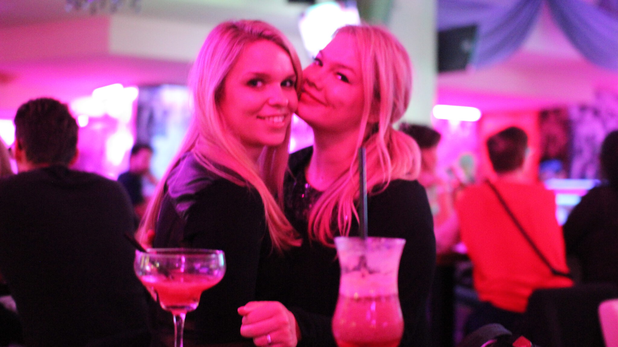 The Knutschfleck Bar With Variete Party Or Karaoke Is The Best Event Location In Berlin For 